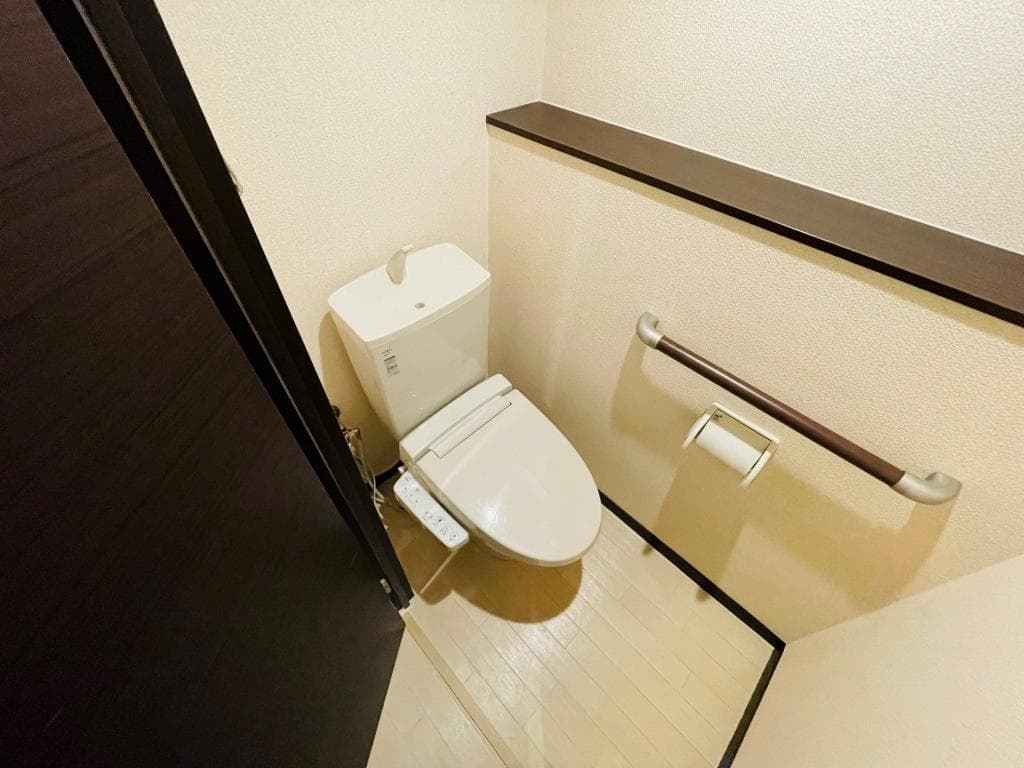 Room image 12