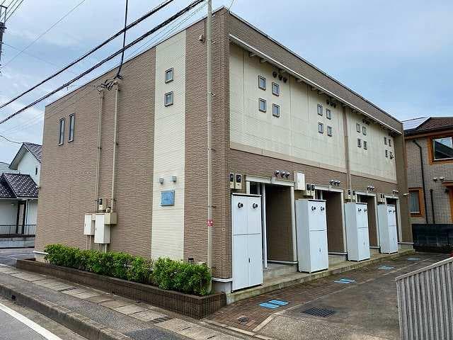 Main exterior of LEONEXT Doyama House