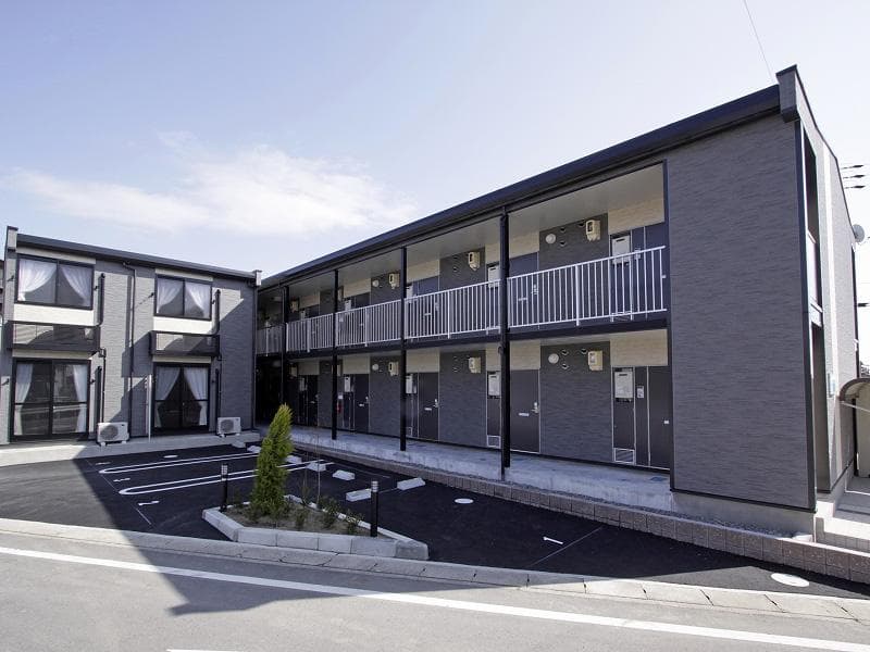 Main exterior of leopalace Yahara