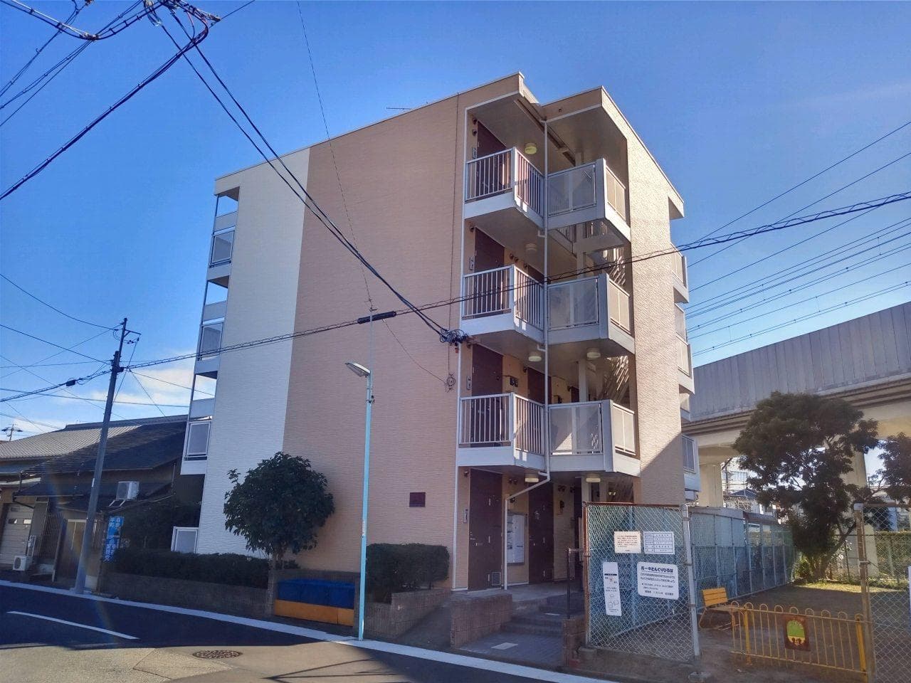 Main exterior of leopalace Minami Ichiban