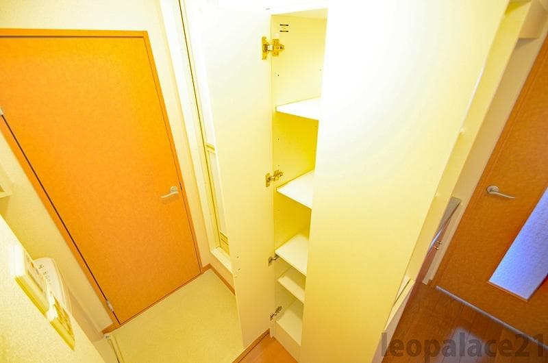 Room image 12
