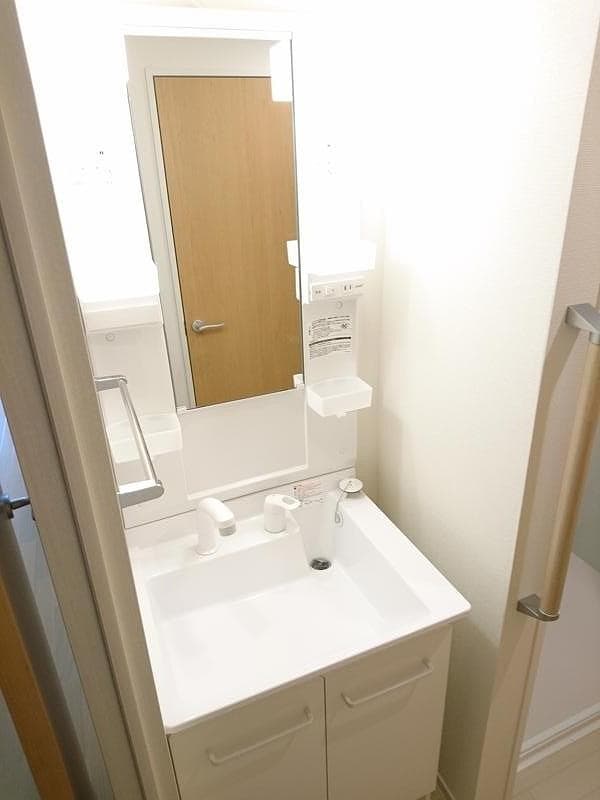 Room image 16