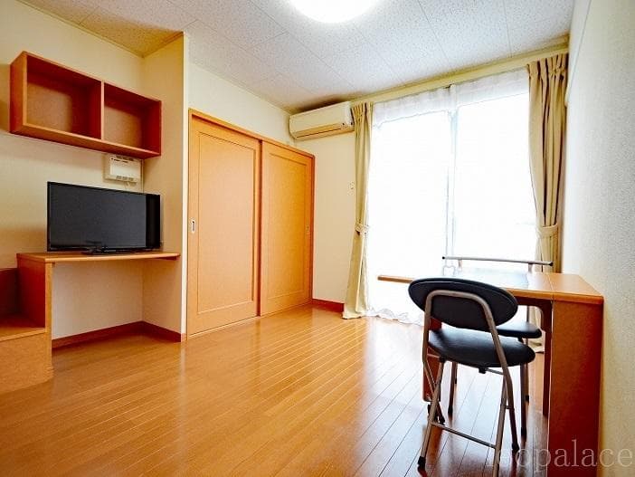 Room image 10