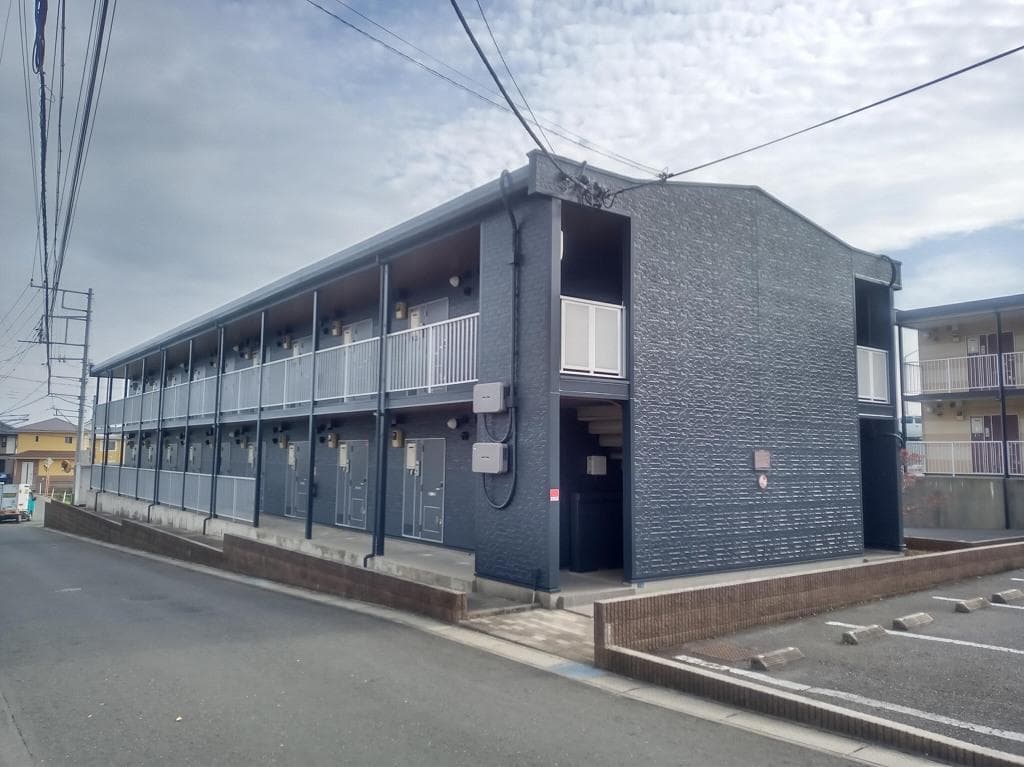 Main exterior of leopalace Charm I