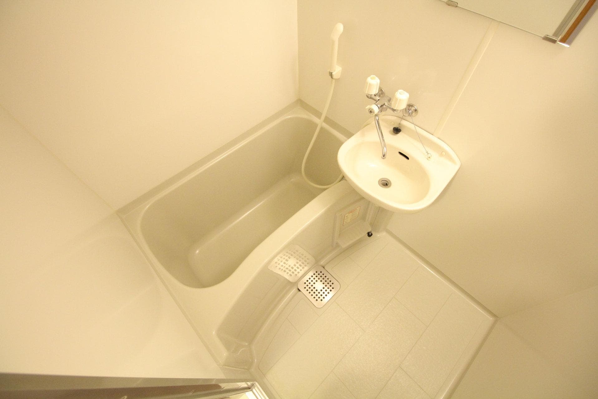 Room image 12