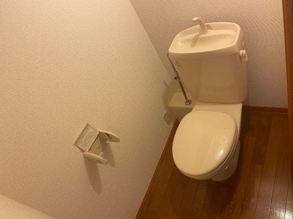 Room image 9