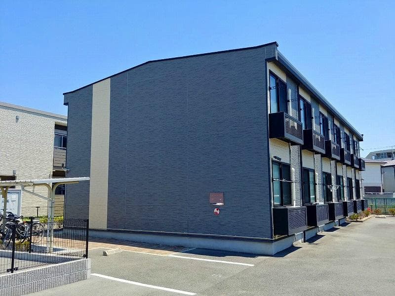 Main exterior of leopalace Kawa
