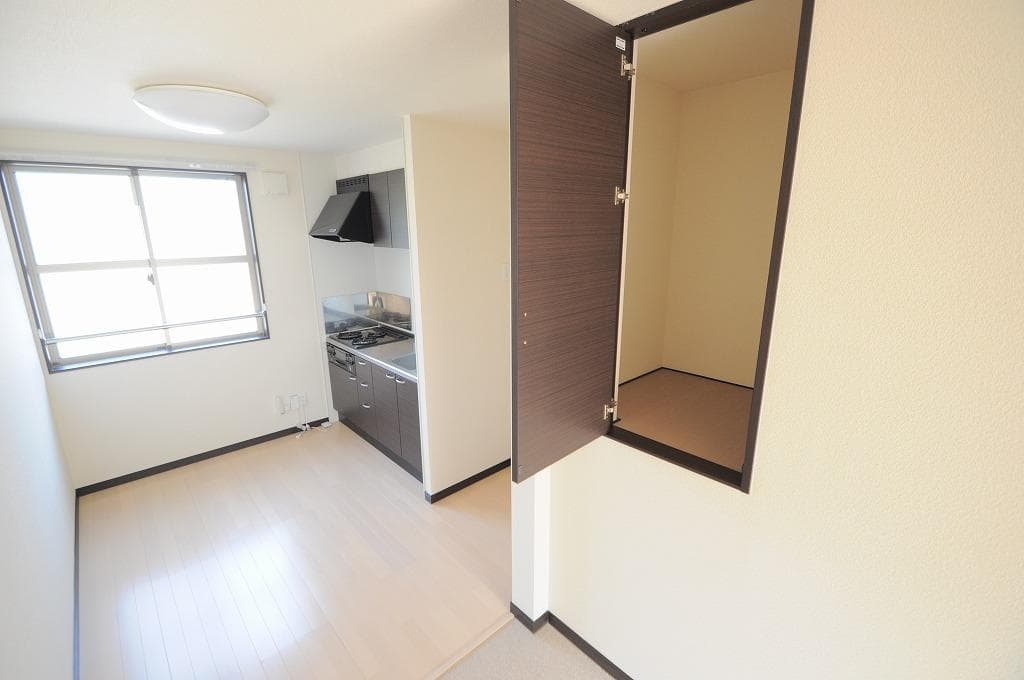 Room image 12