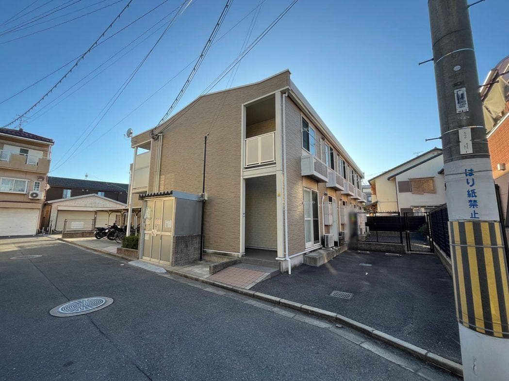 Main exterior of leopalace Hama San Chome