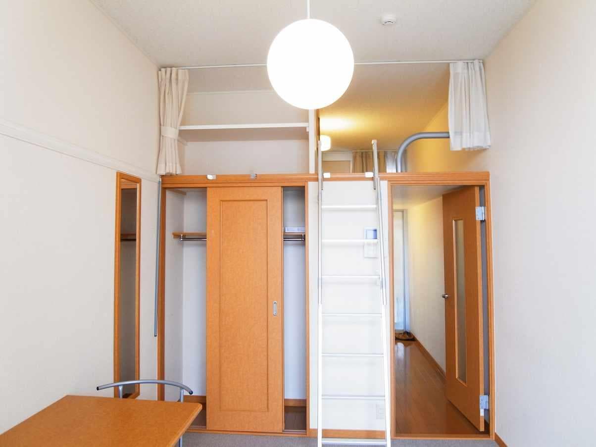 Room image 10