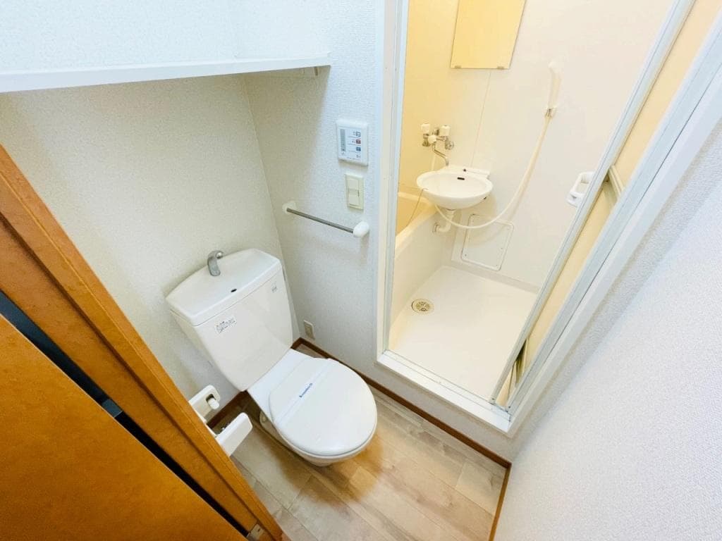 Room image 10