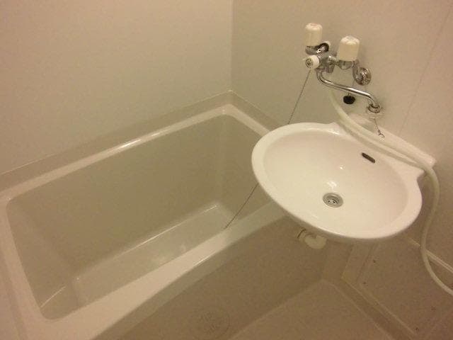 Room image 12