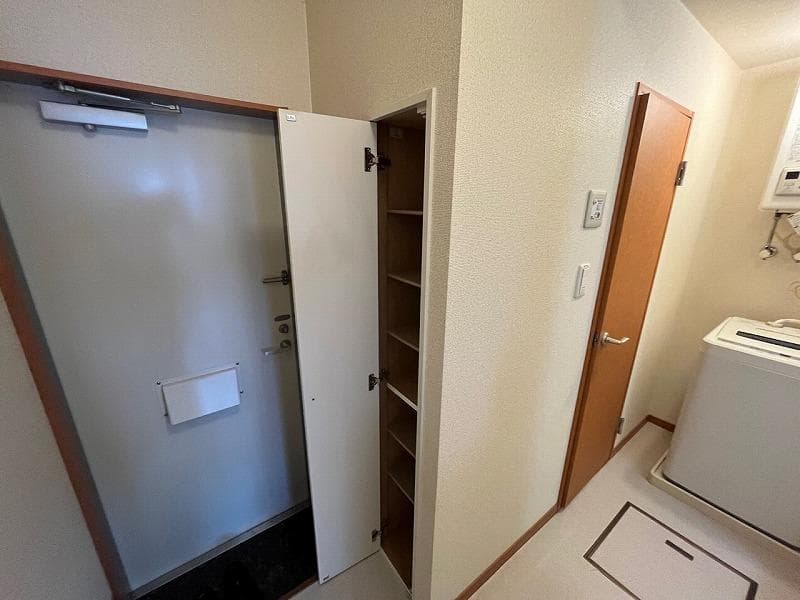 Room image 12