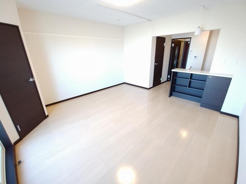 Preview interior of LEONEXT TRY