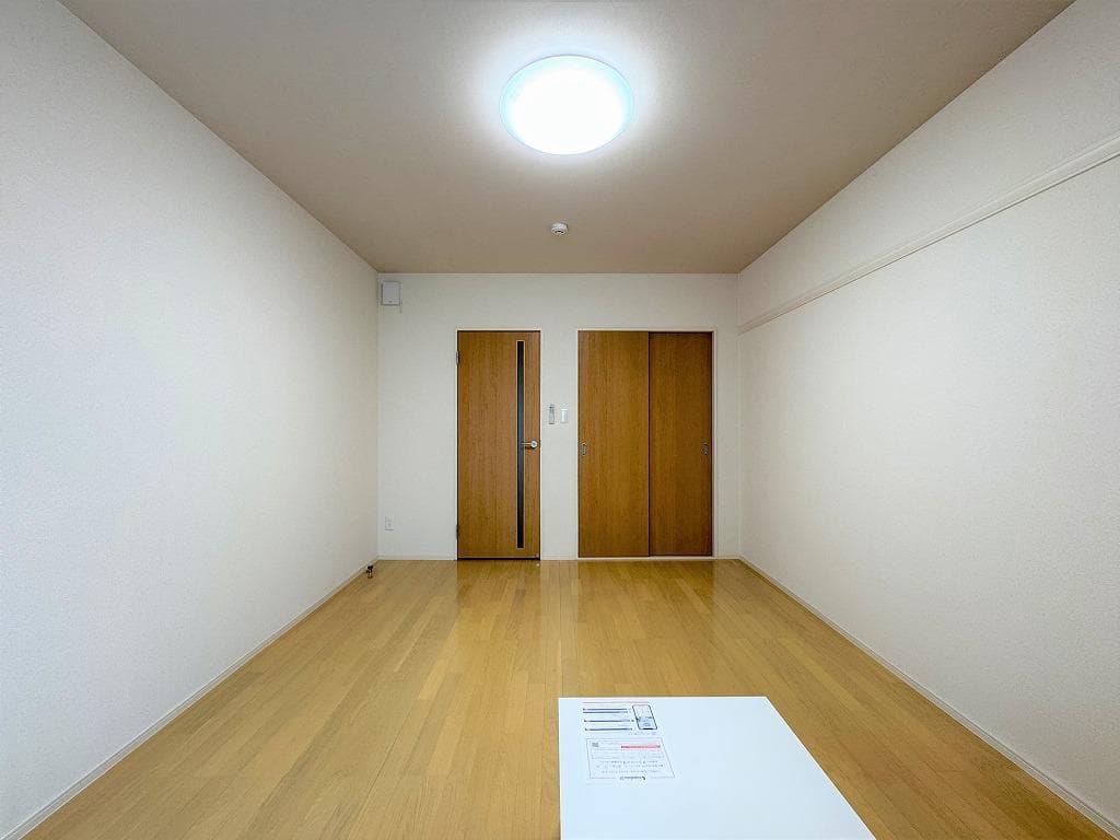Room image 10