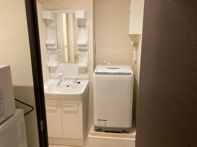 Room image 13