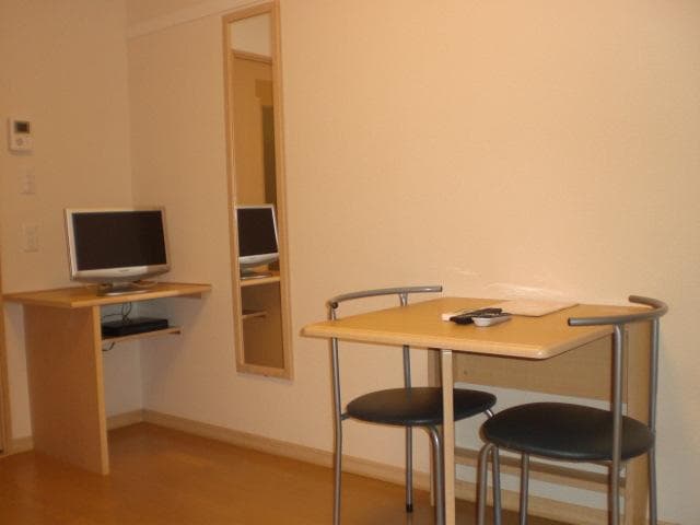 Room image 10