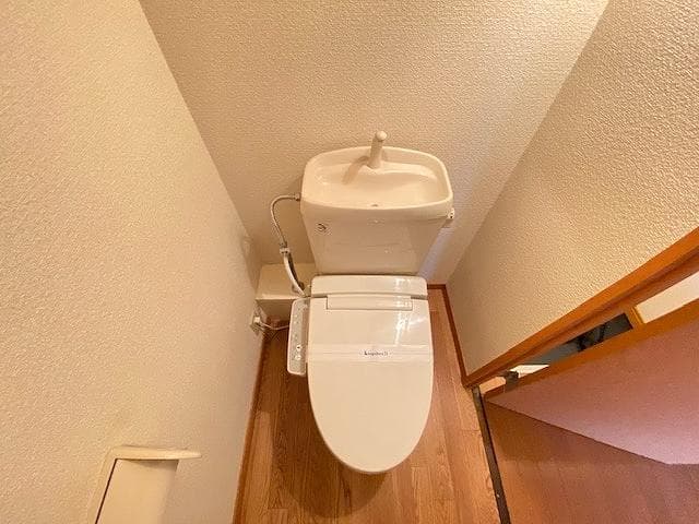 Room image 12