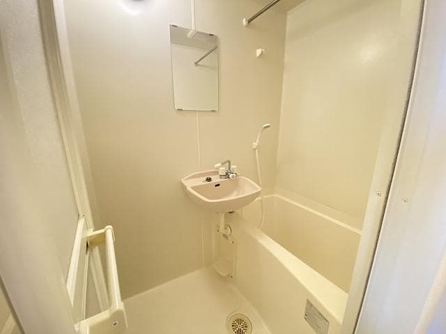 Room image 13