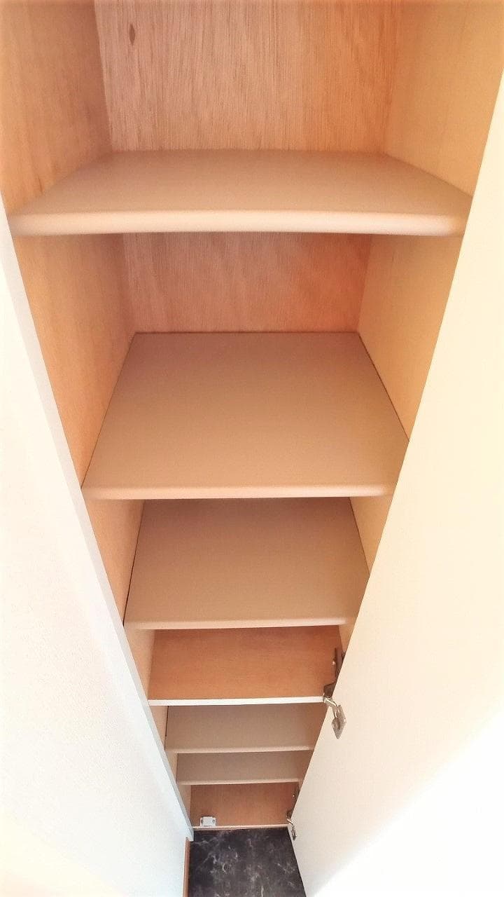 Room image 16