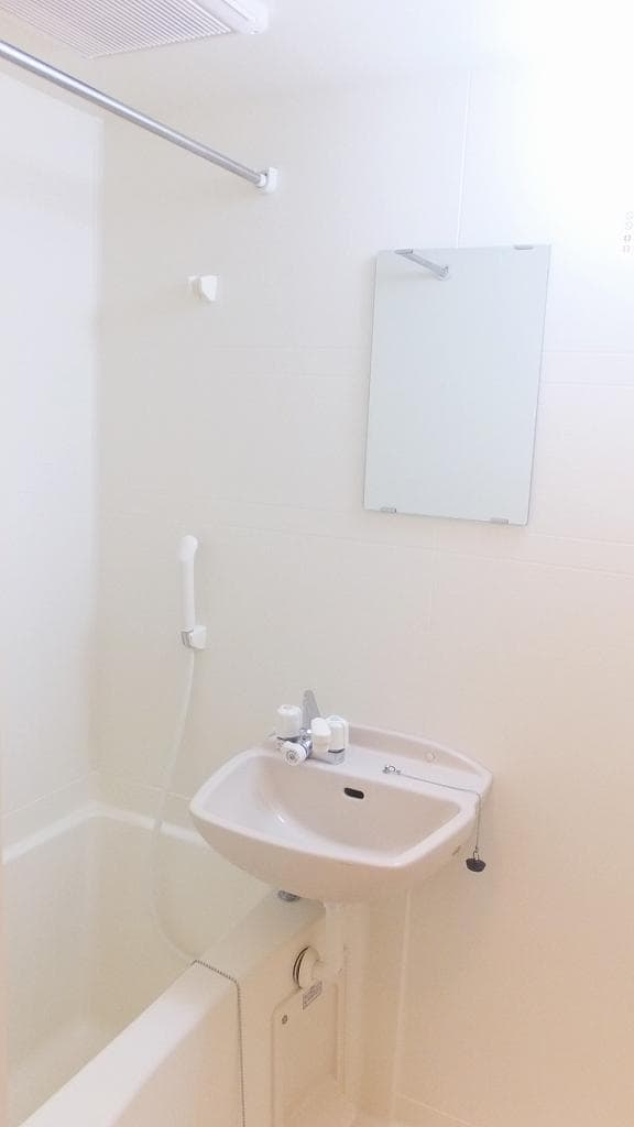 Room image 11