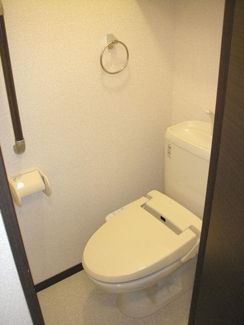 Room image 8
