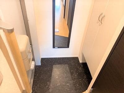 Room image 8