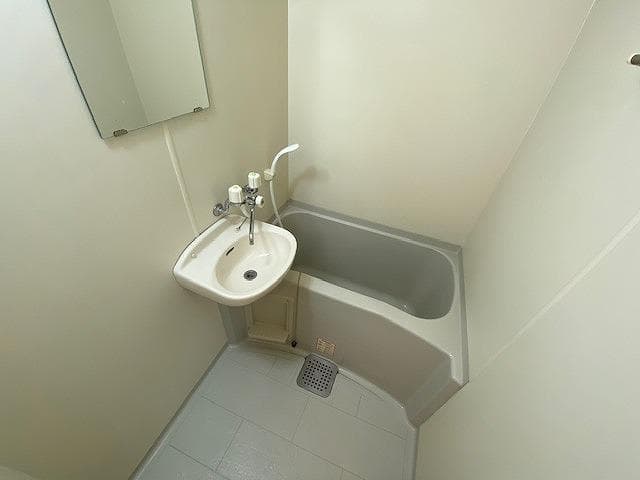 Room image 13