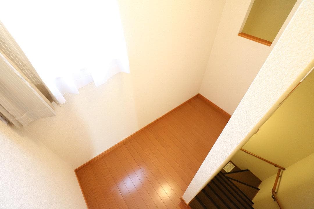 Room image 10