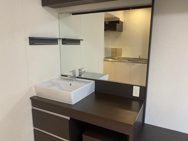 Room image 14