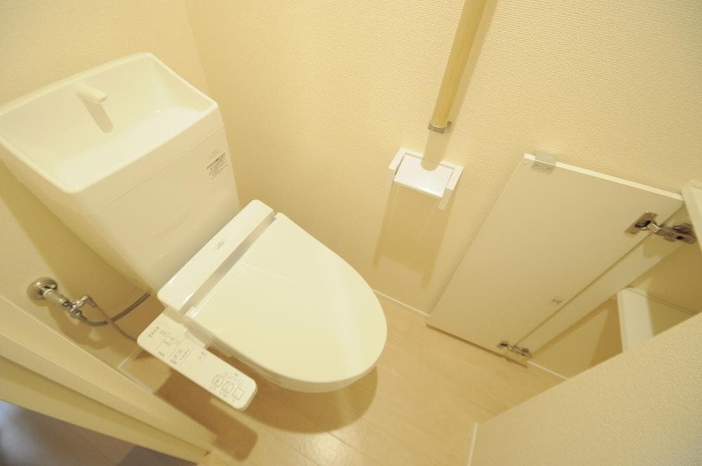 Room image 10