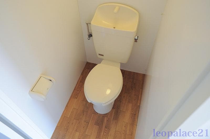 Room image 9