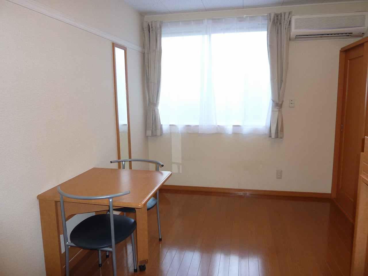 Room image 12