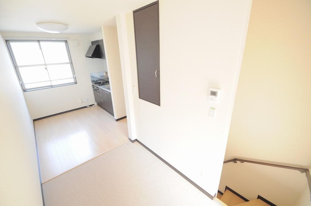Room image 16