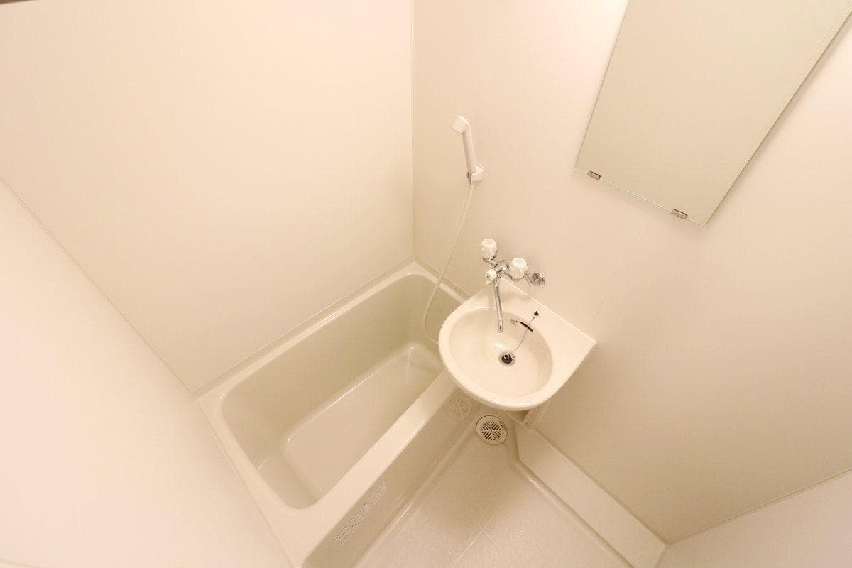 Room image 10