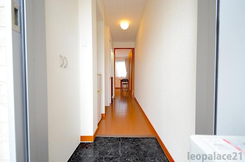 Room image 9
