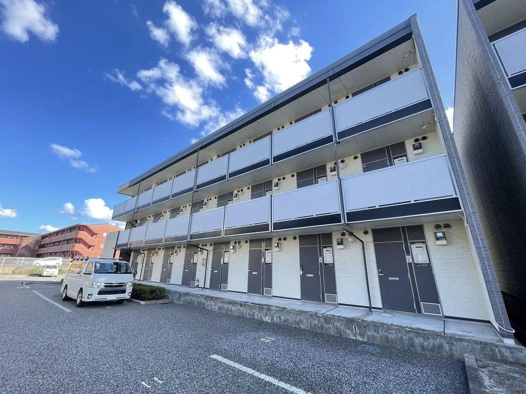 Main exterior of leopalace Ternura Hikone