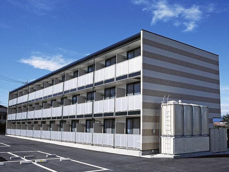 Main exterior of leopalace Tsujiyakushi