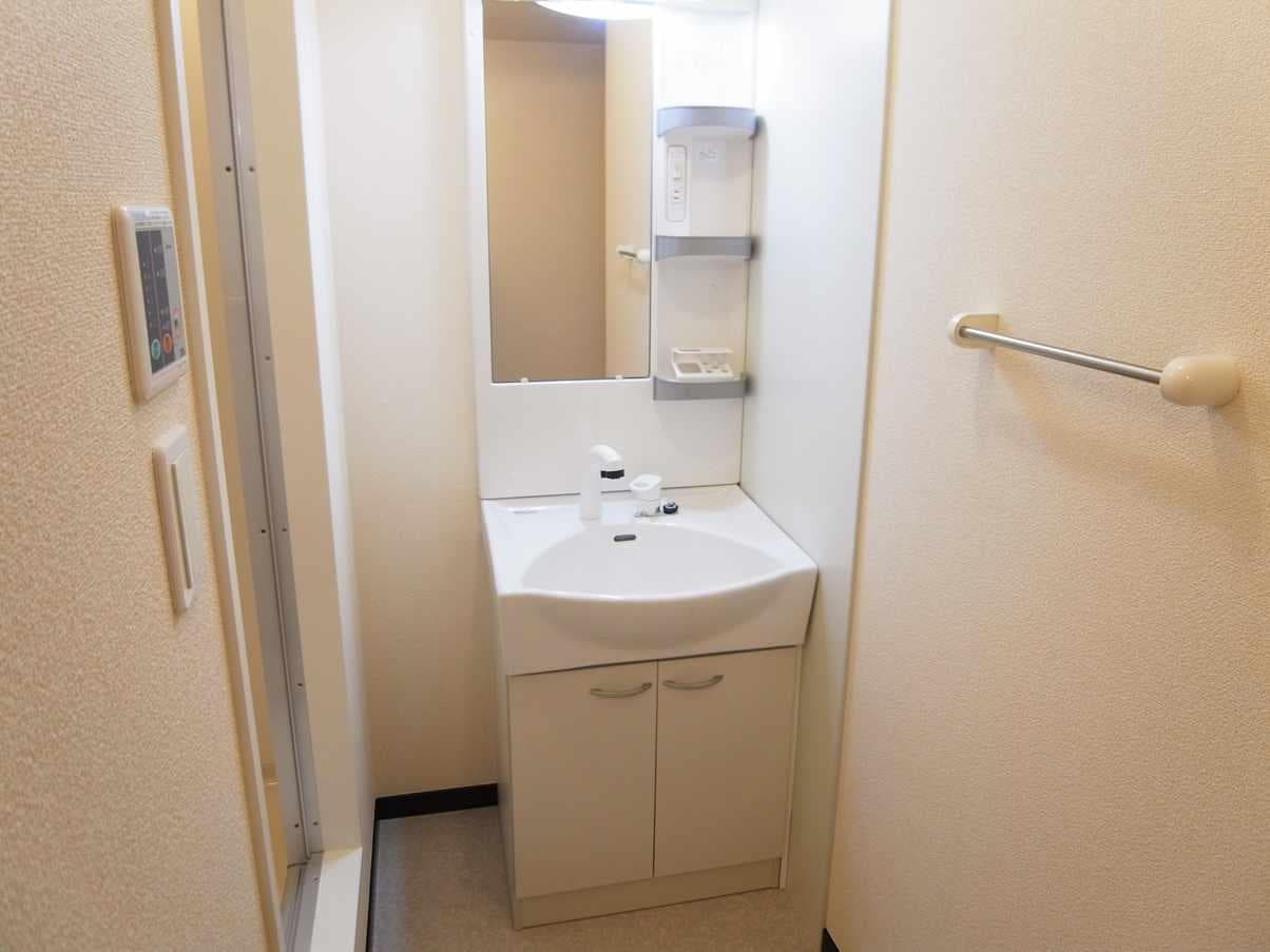 Preview interior of LEONEXT Foresta Shonan