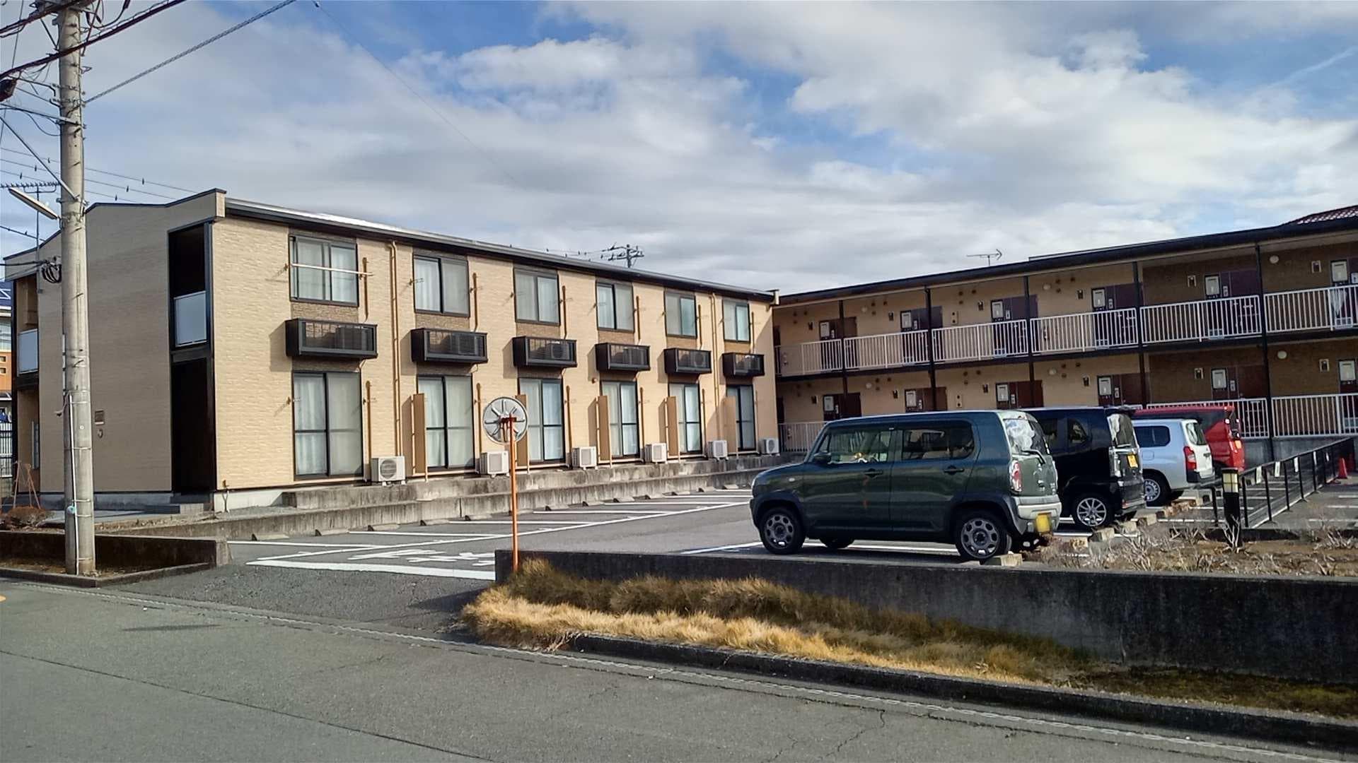 Main exterior of leopalace Sho