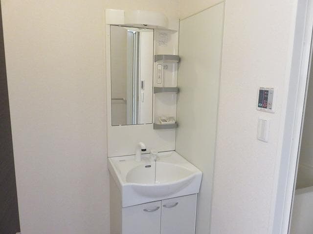 Room image 11