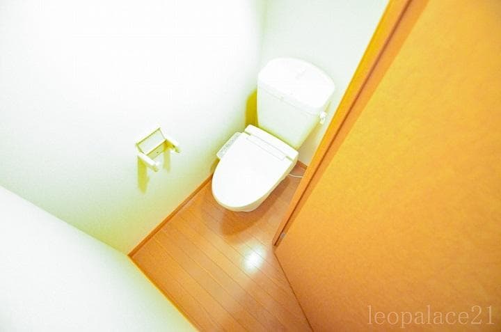 Room image 11