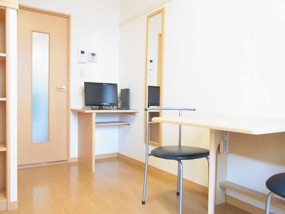 Room image 8
