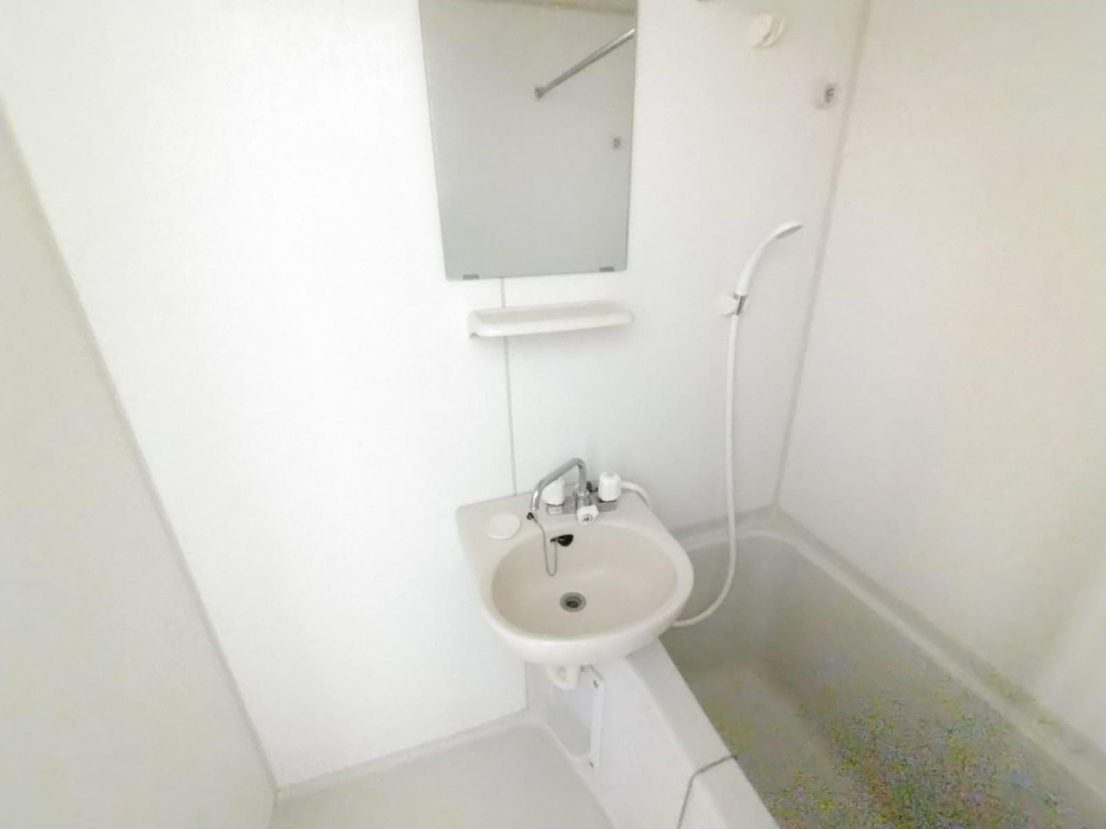 Room image 10