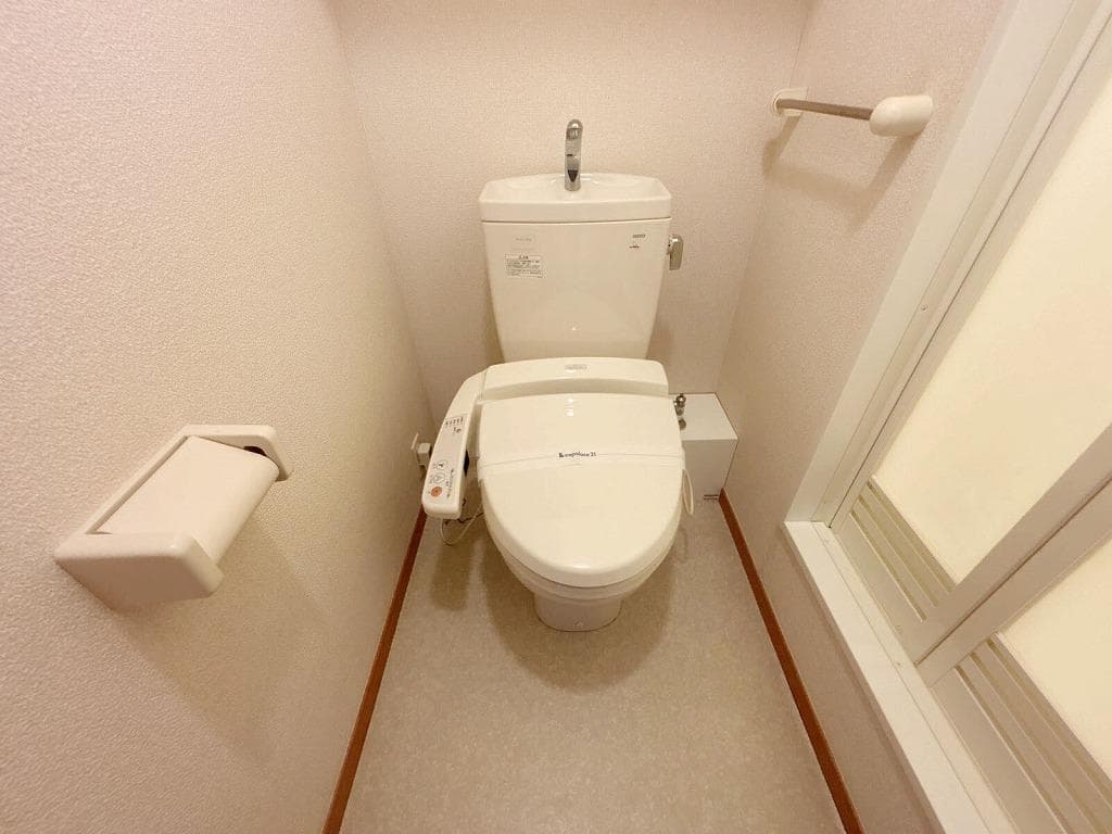 Room image 8