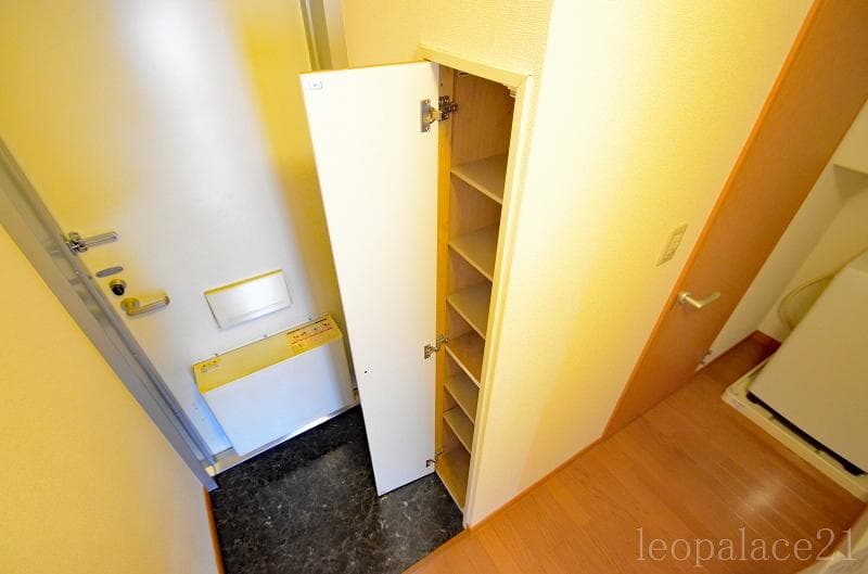 Room image 14