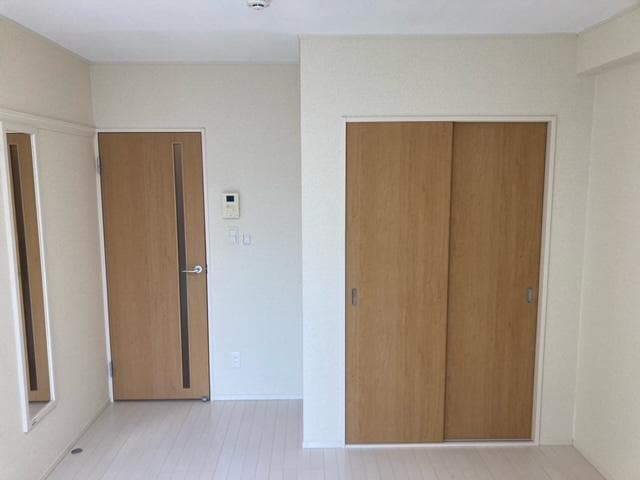 Room image 16