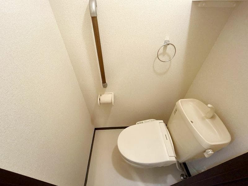 Room image 8