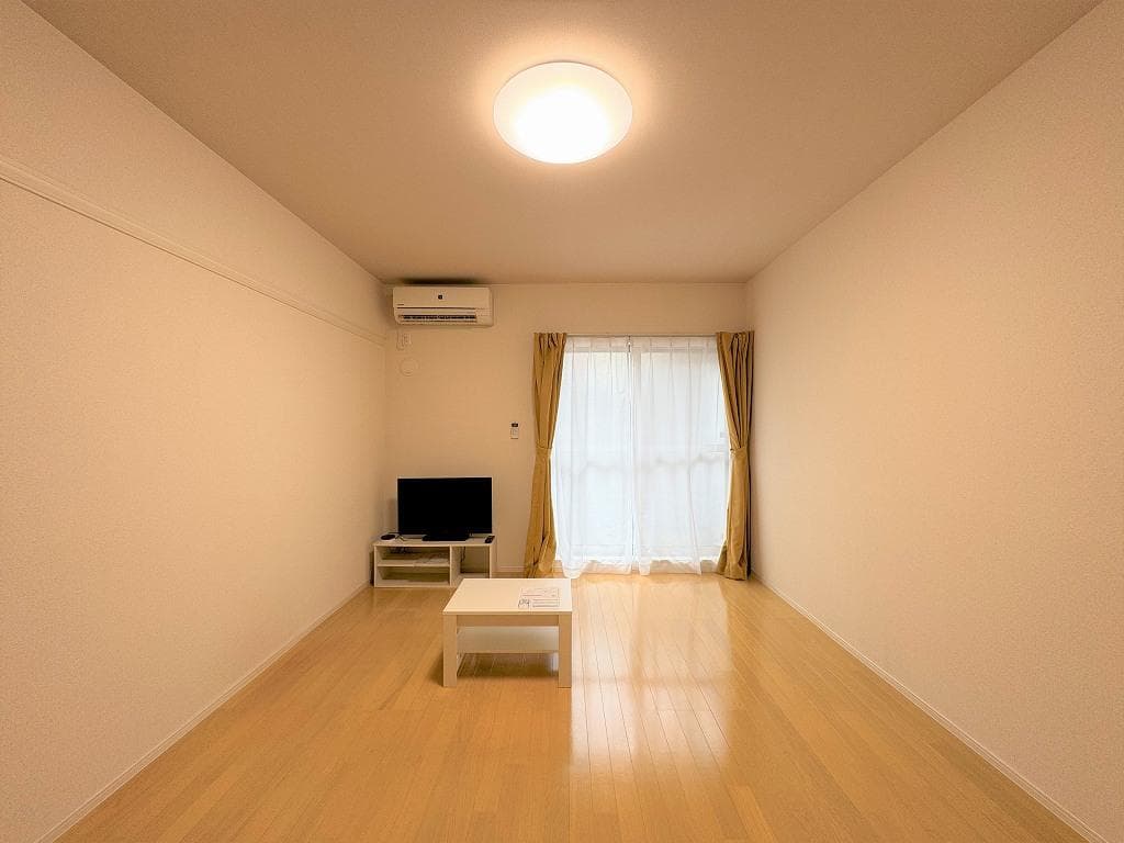 Room image 11