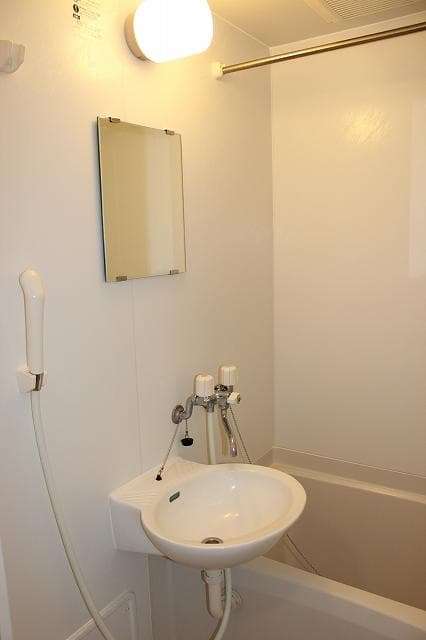 Room image 11